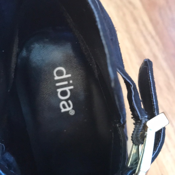 ❌SOLD❌ Black suede booties - Picture 7 of 8